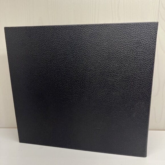 Disney Minnie Mouse The Main Attraction Collector Book Binder only NO pins - Picture 4 of 16